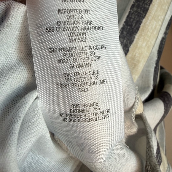 d&co. Striped V-Neck Blouse - Picture 6 of 8